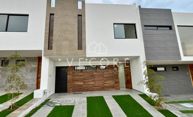 CASA EN VENTA EN GALARZA, CAPITAL NORTE, ZAPOPAN