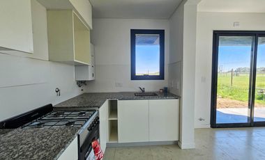 Casa en venta dos dormitorios. Calidad de terminaciones. Sobre Avenida de Ecotierra, Pueblo Esther.
