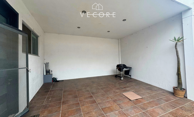 CASA EN VENTA EN FRACCIONAMIENTO REVOLUCION, SAN PEDRO TLAQUEPAQUE