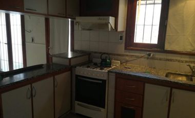 Casa en  Ortiz de Zarate y Vignolo