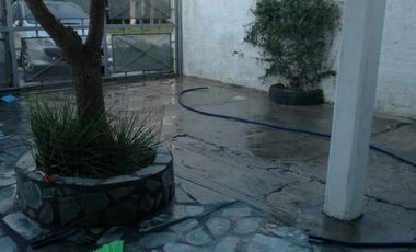 Casa en  Ortiz de Zarate y Vignolo