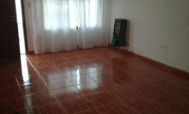 Casa en  Ortiz de Zarate y Vignolo