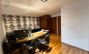 Amplia Oficina en Venta Vista al Frente Ed. Firenze
