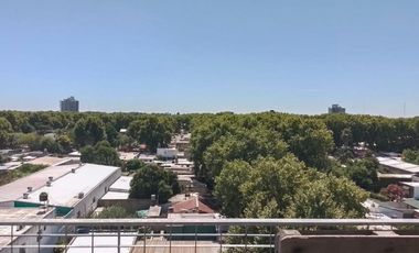 VENTA/PERMUTA -Departamento de 1 dormitorio con balcón y estacionamiento. Granadero Baigorria.