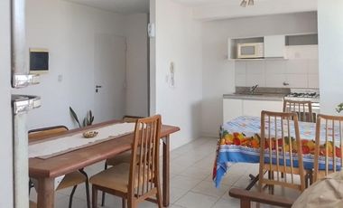 VENTA/PERMUTA -Departamento de 1 dormitorio con balcón y estacionamiento. Granadero Baigorria.