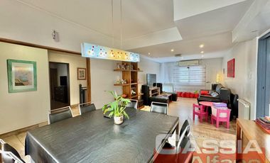 CASA CON LOCALES VENTA EN BLOCK, IMPECABLE ESTADO CON GARAGE Y 3 LOCALES CON RENTA
