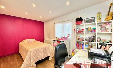 CASA CON LOCALES VENTA EN BLOCK, IMPECABLE ESTADO CON GARAGE Y 3 LOCALES CON RENTA