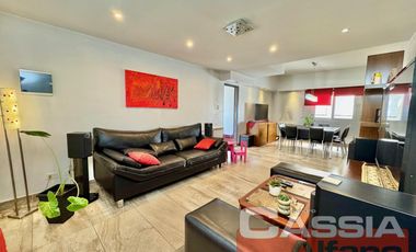 CASA CON LOCALES VENTA EN BLOCK, IMPECABLE ESTADO CON GARAGE Y 3 LOCALES CON RENTA