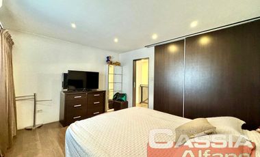 CASA CON LOCALES VENTA EN BLOCK, IMPECABLE ESTADO CON GARAGE Y 3 LOCALES CON RENTA