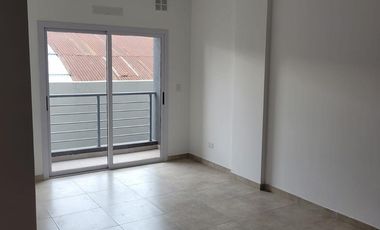 Departamento de dos ambientes en Ituzaingo