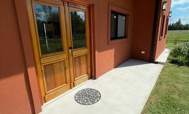 Casa en venta - 3 Dormitorios 3 Baños - 3.500Mts2 - San Miguel del Monte