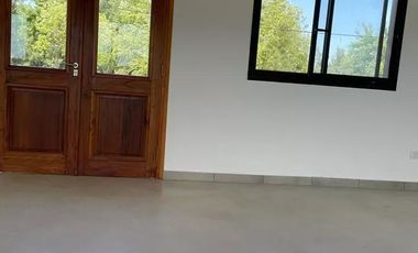 Casa en venta - 3 Dormitorios 3 Baños - 3.500Mts2 - San Miguel del Monte