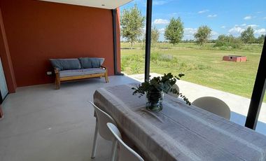 Casa en venta - 3 Dormitorios 3 Baños - 3.500Mts2 - San Miguel del Monte