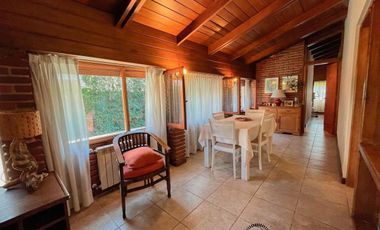 Chalet 5 ambientes en Caisamar