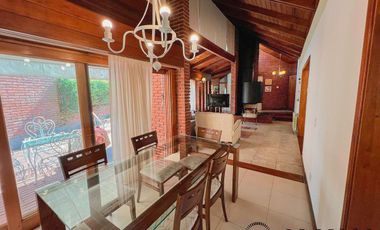Chalet 5 ambientes en Caisamar