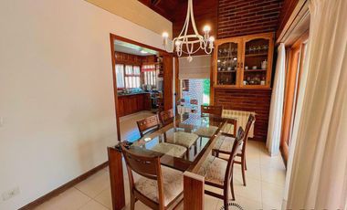 Chalet 5 ambientes en Caisamar