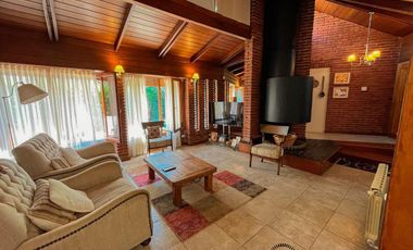 Chalet 5 ambientes en Caisamar