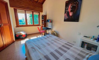 Chalet 5 ambientes en Caisamar