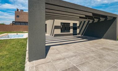 Casa en Funes Norte