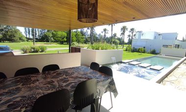 Casa en Puerto Roldan