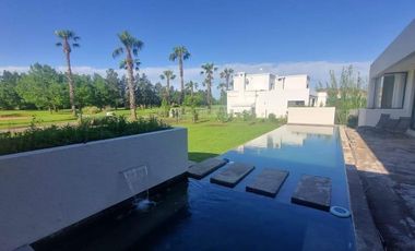 Casa en Puerto Roldan