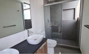 Departamento en renta  con amplios espacios y amenidades en Oaks Bosque Real