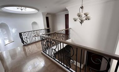 Residencia en renta Bugambilias 1era Sección