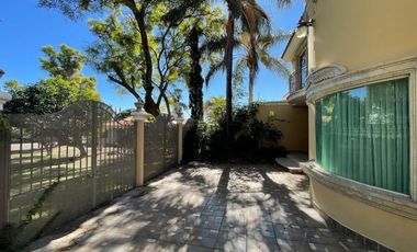 Residencia en renta Bugambilias 1era Sección