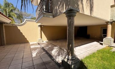 Residencia en renta Bugambilias 1era Sección