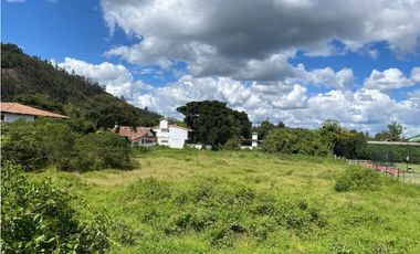 LOTE EN CHIA VEREDA FONQUETA 2.000 MTS CON SERVICIOS PARA CONSTRUIR