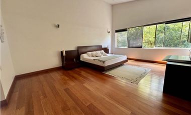 Casa sector EL TESORO con VISTA a la ciudad
