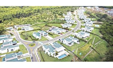 Casa campestre en condominio para la venta en Cerritos,Pereira!
