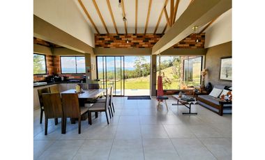 Casa campestre en VENTA en Guatapé, vía benedictinos