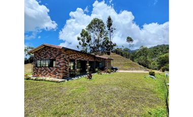 Casa campestre en VENTA en Guatapé, vía benedictinos