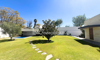 Casa en Jurica en una sola planta