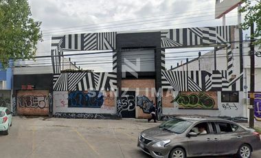 Blvd. López Mateos Pte.: Terreno con construcción para adecuar  a tu gusto.