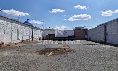 Blvd. López Mateos Pte.: Terreno con construcción para adecuar  a tu gusto.