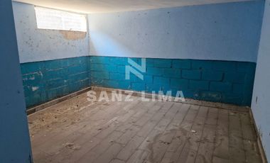 Blvd. López Mateos Pte.: Terreno con construcción para adecuar  a tu gusto.