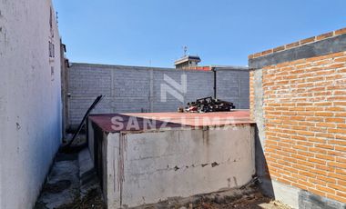 Blvd. López Mateos Pte.: Terreno con construcción para adecuar  a tu gusto.