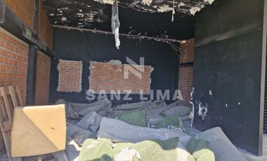 Blvd. López Mateos Pte.: Terreno con construcción para adecuar  a tu gusto.