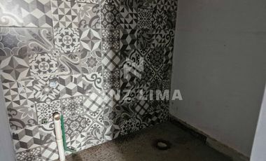 Blvd. López Mateos Pte.: Terreno con construcción para adecuar  a tu gusto.