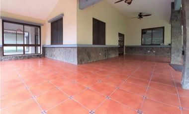 VENTA Y ALQUILER DE CASA EN CAMINO DE CRUCES CERCA CLAYTON  790M2 MLD