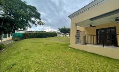VENTA DE CASA EN CLAYTON - LOS SENDEROS DE CAMINO DE CRUCES