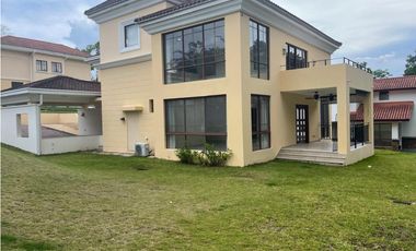 VENTA DE CASA EN CLAYTON - LOS SENDEROS DE CAMINO DE CRUCES