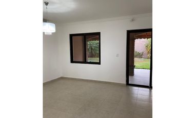 CASA EN VERSALLES MODELO LYON