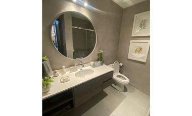 SEA CONFIABLE VENDE APARTAMENTO PH RISE 2 RECAMARAS MAS SALA FAMILIAR