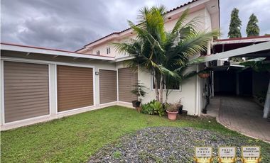 VENTA CASA MODELO LYON Remodelada Versalles de 314 mts.2