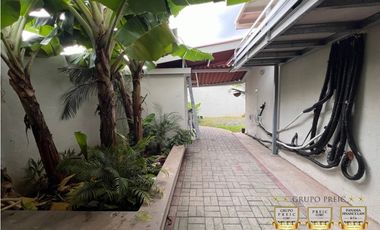VENTA CASA MODELO LYON Remodelada Versalles de 314 mts.2