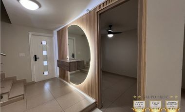 VENTA CASA MODELO LYON Remodelada Versalles de 314 mts.2
