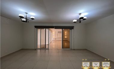 VENTA CASA MODELO LYON Remodelada Versalles de 314 mts.2